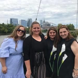 Meet your Posher, Tracy